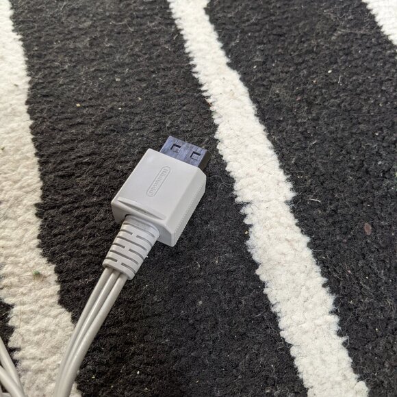 Black wii console - Picture 9 of 15